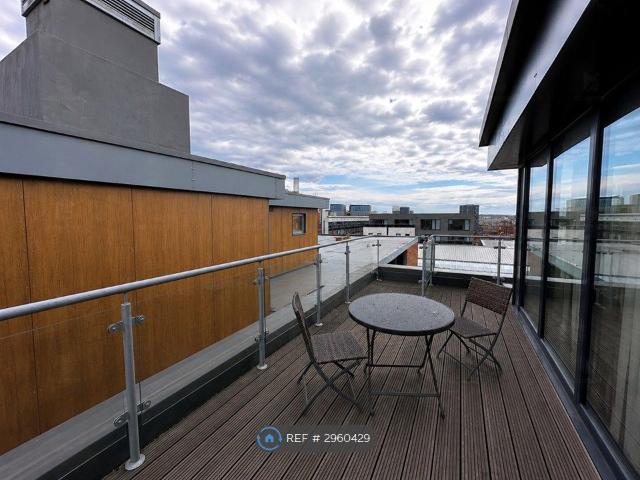 Victoria House, Leeds LS7, 2 bed flat to rent, £1,250 pcm | PrimeLocation