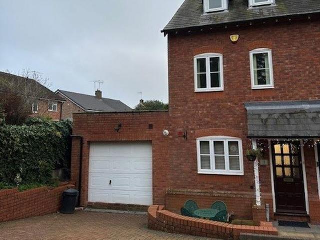 Victoria Mews, Barnt Green 3 bed terraced house to rent £1,695 pcm £391 pw