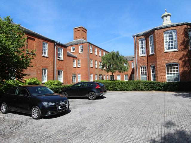 Victoria Mews, Knowle PO17, 2 bed flat to rent, £1,150 pcm | PrimeLocation