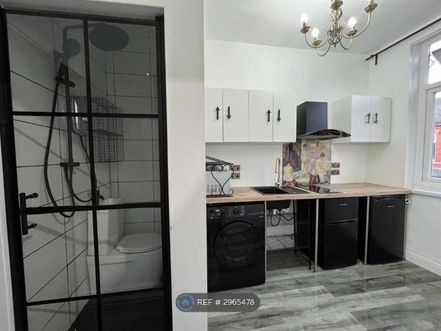 Victoria Park, Manchester M14, Studio to rent, £1,000 pcm | PrimeLocation