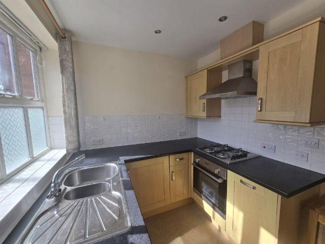 Victoria Park Road, Leicester 1 bed flat to rent £975 pcm £225 pw