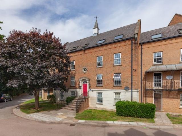 Victoria Place, Banbury OX16, 2 bed flat to rent, £1,100 pcm | PrimeLocation