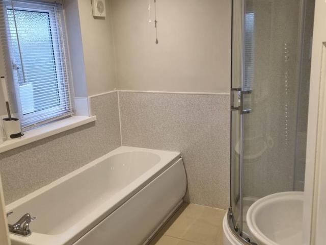 Victoria Place, Springbourne 5 bed semi detached house to rent £2,625 pcm £606 pw