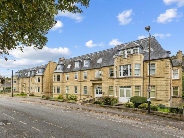 Victoria Place, Stirling, Stirlingshire FK8, 2 bed flat to rent, £1,600 pcm | PrimeLocation