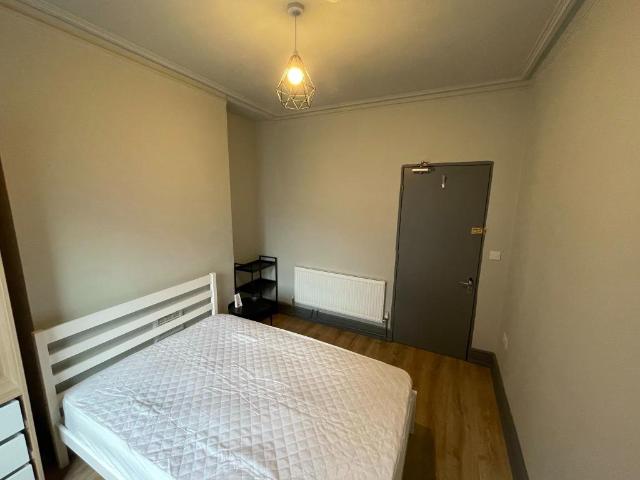 Victoria Promenade, Northampton NN1 1 bed terraced house to rent £540 pcm £125 pw