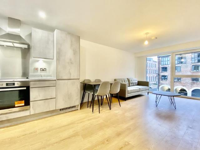 Victoria Riverside, Hunslet Road. 2 bed apartment to rent £950 pcm £219 pw