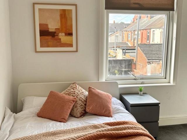 Victoria Road, Middlesbrough TS1 5 bed house of multiple occupation to rent £445 pcm £103 pw