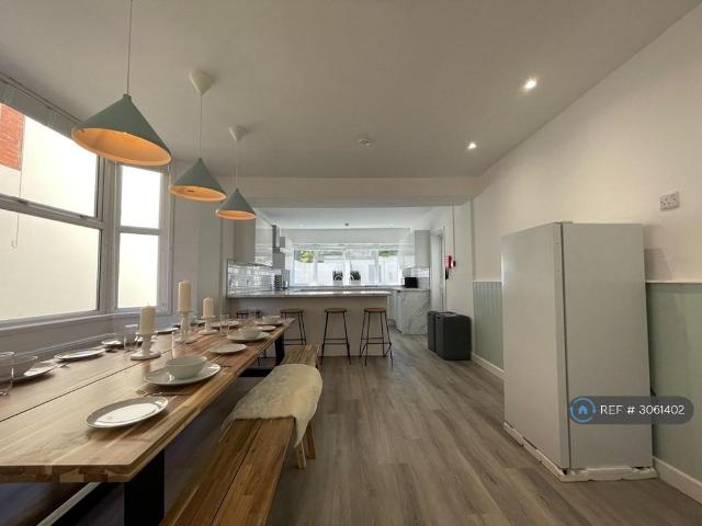 Victoria Road North, Southsea, PO5 1 bed in a house share to rent £700 pcm £162 pw