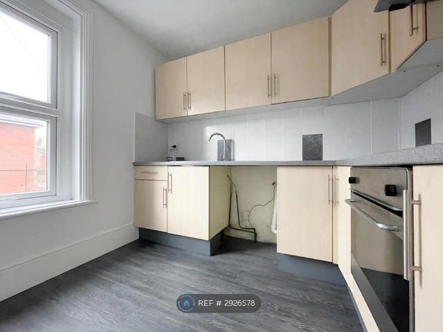 Victoria Road North, Southsea PO5, 2 bed flat to rent, £1,200 pcm | PrimeLocation