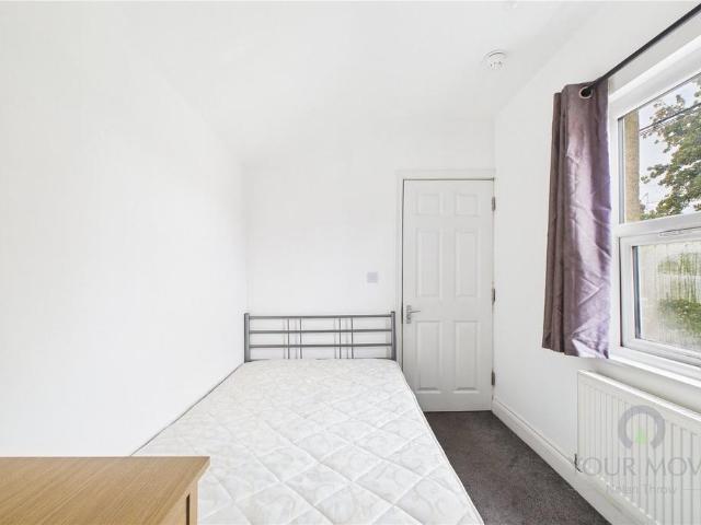 Victoria Road, Northampton NN1 1 bed in a house share to rent £550 pcm £127 pw