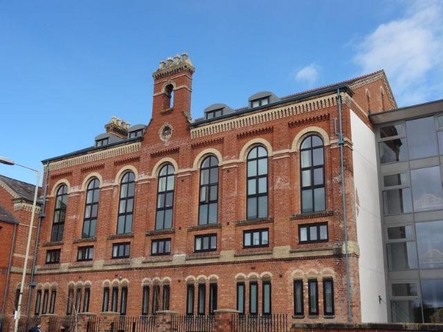Victoria Road, Oswestry 2 bed apartment to rent £775 pcm £179 pw