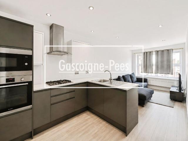 Victoria Road, Aldershot GU11, 2 bed flat to rent, £1,300 pcm | PrimeLocation