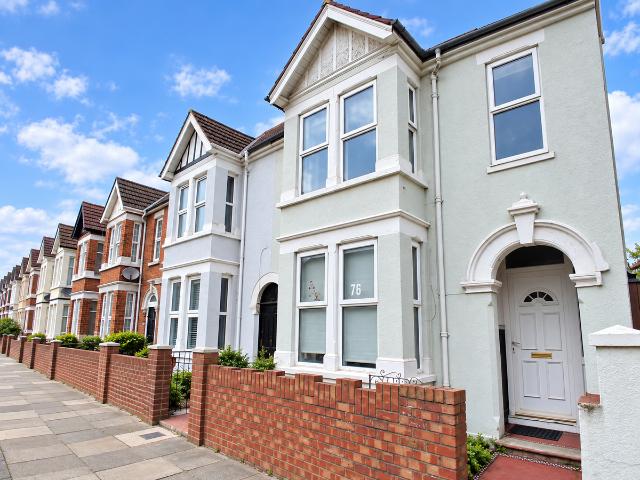 Victoria Road, Bedford MK42, 6 bed semi detached house to rent, £3,000 pcm | PrimeLocation