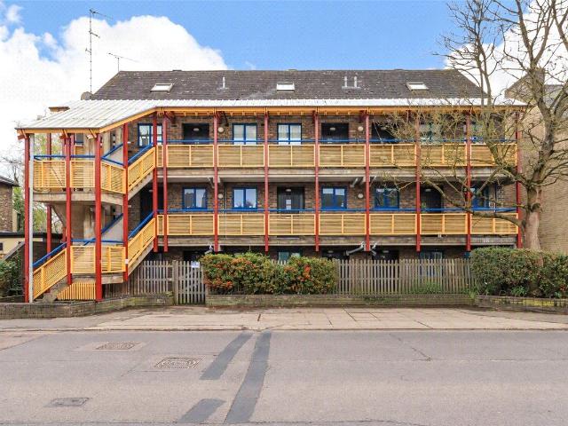 Victoria Road, Cambridge CB4, 3 bed flat to rent, £1,800 pcm | PrimeLocation