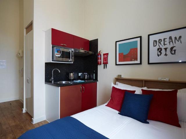 Victoria Road, Chester CH2, Studio to rent, £802 pcm | PrimeLocation