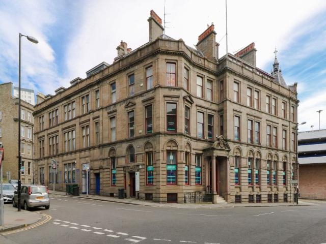 Victoria Road, City Centre, Dundee DD1, 2 bed flat to rent, £795 pcm | PrimeLocation