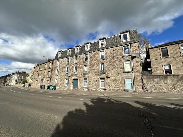 Victoria Road, Dundee DD1 2 bed flat to rent £750 pcm £173 pw