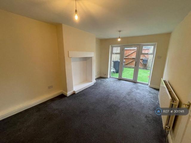 Victoria Road, Darlington, DL1 2 bed flat to rent £450 pcm £104 pw
