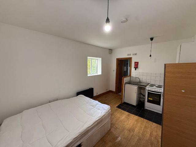 Victoria Road, Edmonton N18, Studio to rent, £1,250 pcm | PrimeLocation