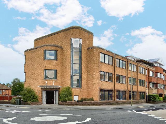 Victoria Road, Farnborough, Hampshire GU14, 1 bed flat to rent, £1,200 pcm | PrimeLocation