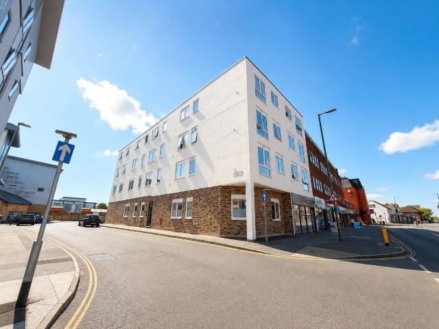 Victoria Road, Farnborough, Hampshire GU14, 1 bed flat to rent, £1,100 pcm | PrimeLocation