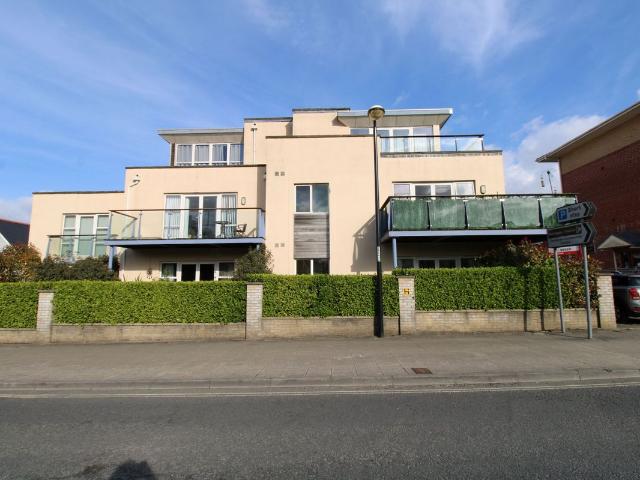 Victoria Road, Ferndown BH22, 2 bed flat to rent, £1,200 pcm | PrimeLocation
