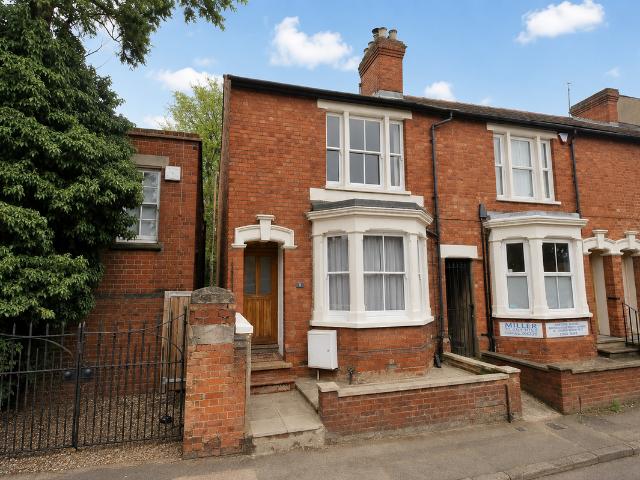 Victoria Road, Harpenden, Hertfordshire AL5, 3 bed end terrace house to rent, £3,000 pcm | PrimeLocation