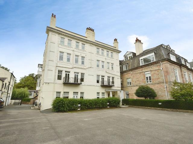 Victoria Road, Harrogate HG2, 3 bed flat to rent, £2,000 pcm | PrimeLocation