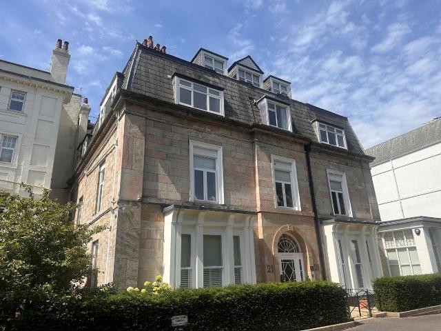 Victoria Road, Harrogate HG2, 3 bed flat to rent, £2,500 pcm | PrimeLocation