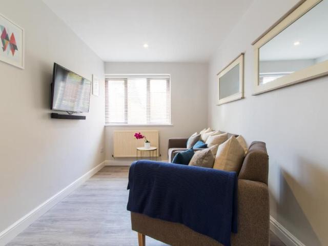 Victoria Road, Leeds LS6, 2 bed flat to rent, £736 pppm | PrimeLocation