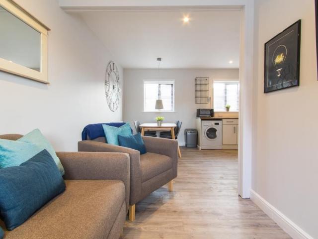 Victoria Road, Leeds LS6, 2 bed flat to rent, £737 pppm | PrimeLocation