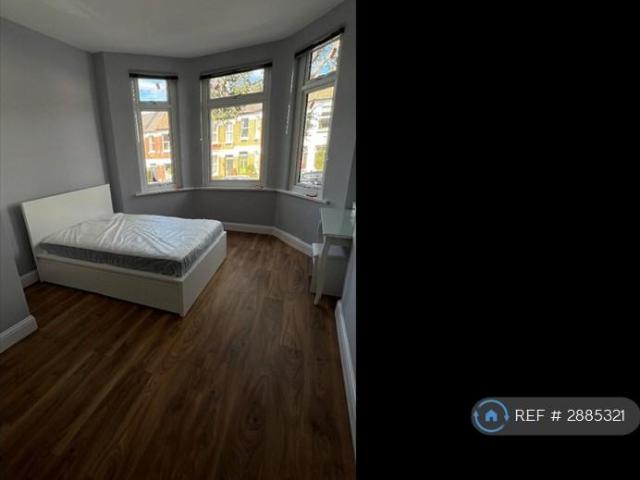 Victoria Road, London, N22 2 bed flat to rent £2,400 pcm £554 pw