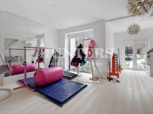 Victoria Road, Queens Park, NW6 4 bed terraced house to rent £5,600 pcm £1,292 pw
