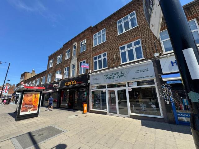 Victoria Road, Ruislip Manor, HA4 4 bed flat to rent £2,700 pcm £623 pw