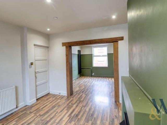 Victoria Road, Rushden, NN10