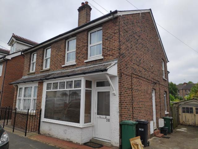 Victoria Road, Redhill RH1, 1 bed flat to rent, £1,200 pcm | PrimeLocation