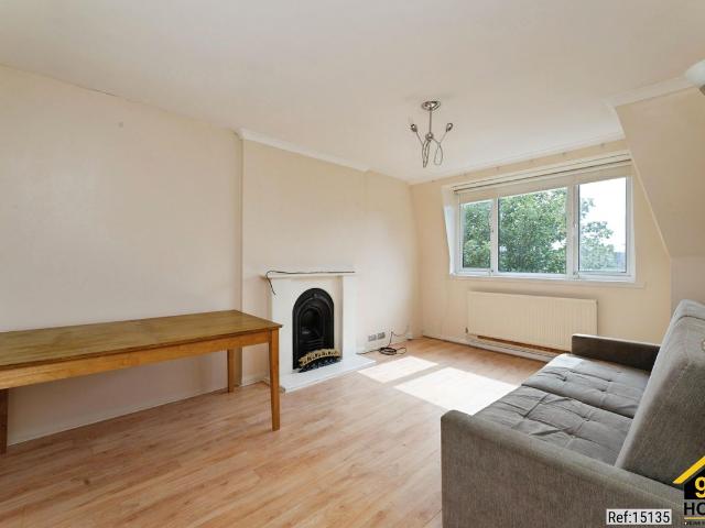 Victoria Road, Romford, Greater London RM1, 2 bed flat to rent, £1,600 pcm | PrimeLocation