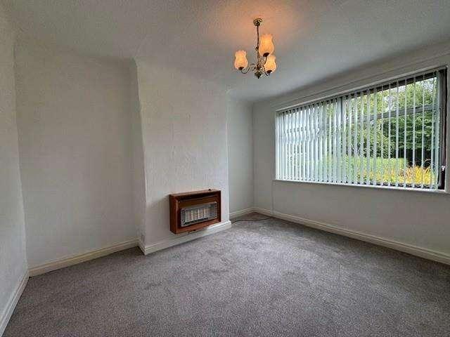 Victoria Road, Sale, M33