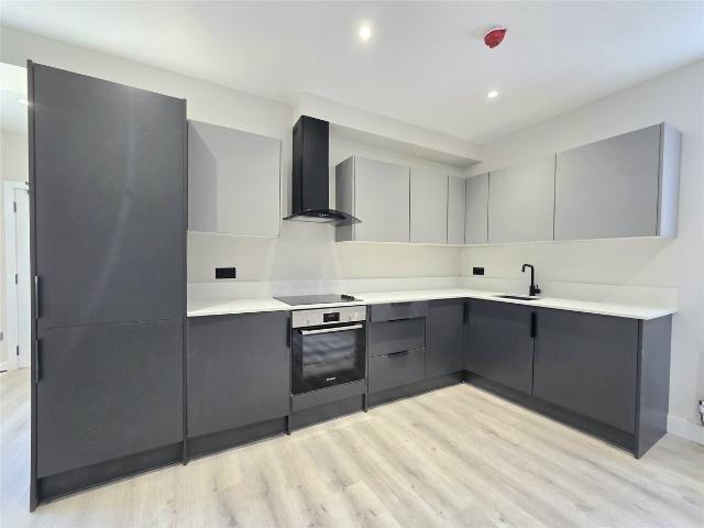 Victoria Road, Sevenoaks, Kent TN13, 2 bed maisonette to rent, £1,750 pcm | PrimeLocation