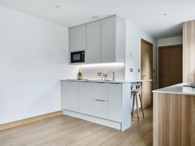 Victoria Road Sidcup DA15 Studio to rent £1,395 pcm £322 pw