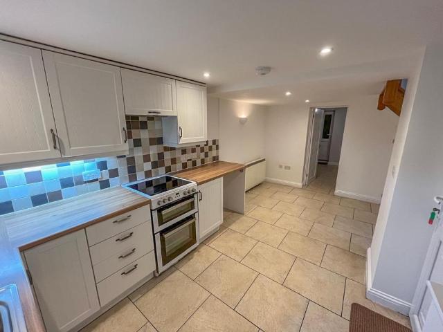 Victoria Road, Terrington St. John 2 bed semi detached house to rent £900 pcm £208 pw