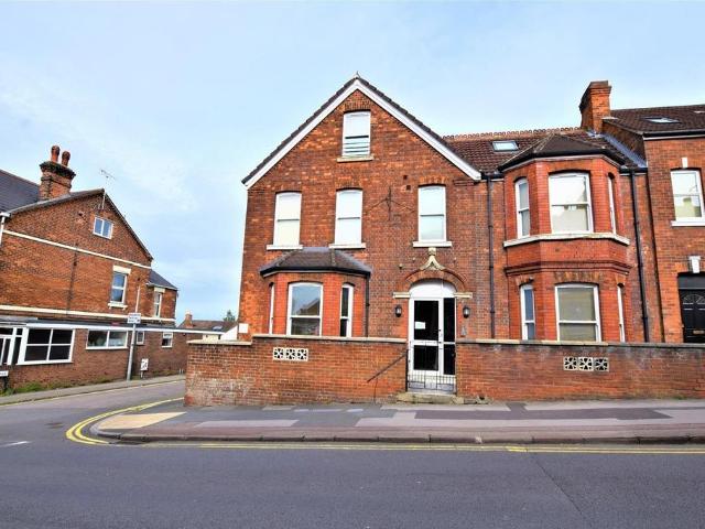 Victoria Road, Town Centre, Swindon 1 bed apartment to rent £795 pcm £183 pw
