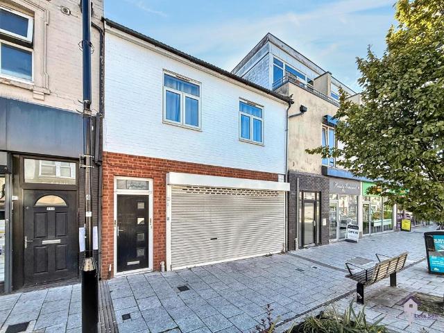 Victoria Road, Woolston SO19 9DY 1 bed flat to rent £875 pcm £202 pw