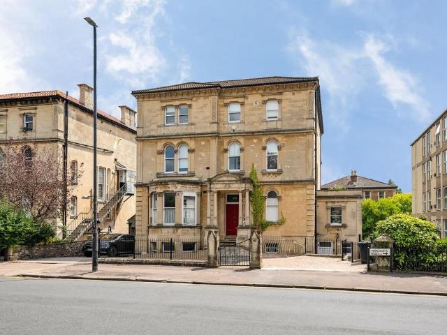 Victoria Square, Clifton, BS8 1 bed detached house to rent £1,600 pcm £369 pw