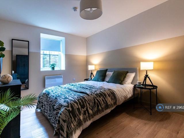 Victoria St, Newark, NG24 2 bed flat to rent £1,200 pcm £277 pw
