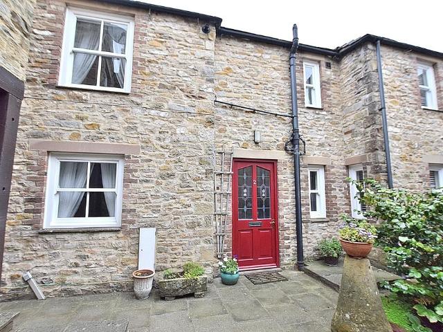 Victoria Stable Yard, Richmond 1 bed cottage to rent £750 pcm £173 pw