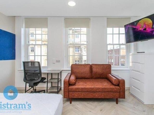 Victoria Street 1 bed in a house share to rent £1,040 pcm £240 pw
