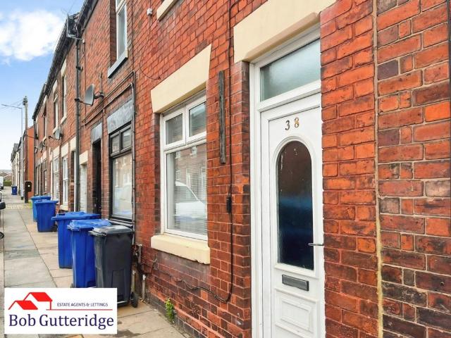 Victoria Street, Chesterton. 2 bed terraced house to rent £700 pcm £162 pw