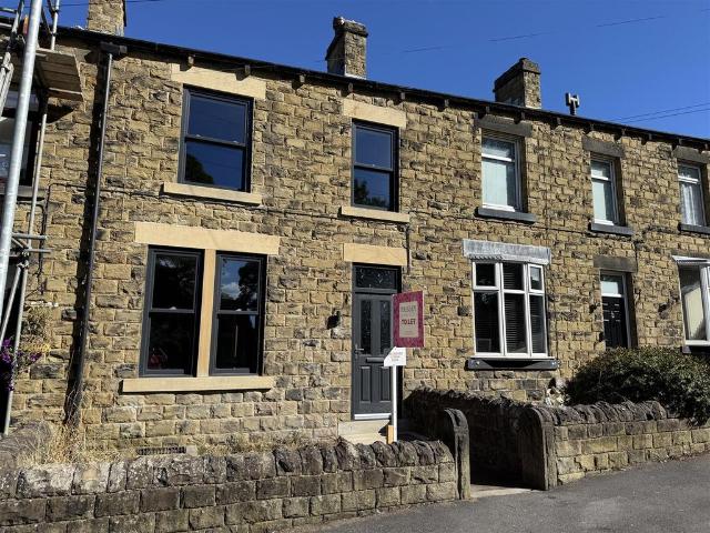 Victoria Street, Clayton West. 2 bed terraced house to rent £900 pcm £208 pw