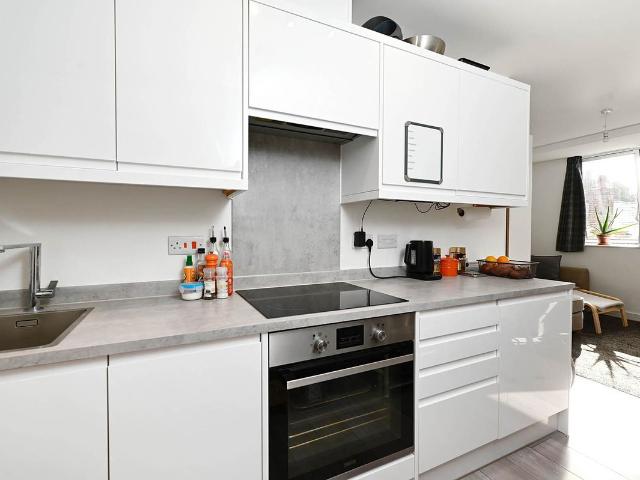 Victoria Street, Basingstoke RG21, 1 bed flat to rent, £1,050 pcm | PrimeLocation